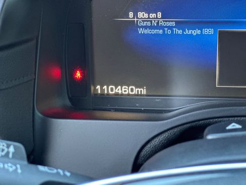 Used 2015 Cadillac Escalade Luxury image 37