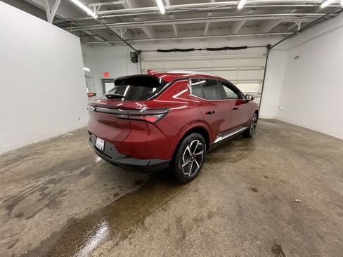 Used 2025 Chevrolet Equinox EV LT w/ Convenience Package image 6