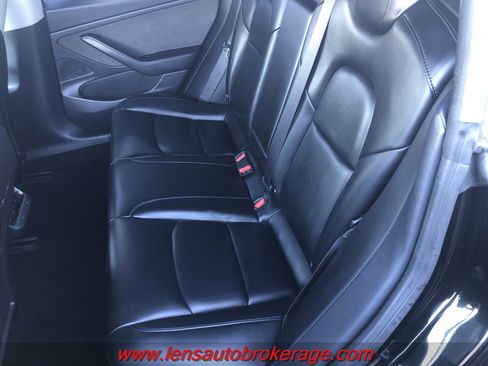 Used 2018 Tesla Model 3 Mid Range image 17