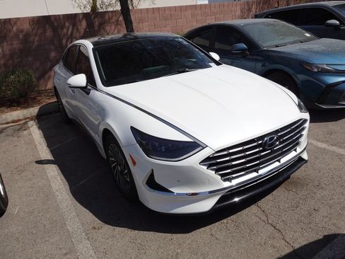 Used 2022 Hyundai Sonata Limited FWD image 2