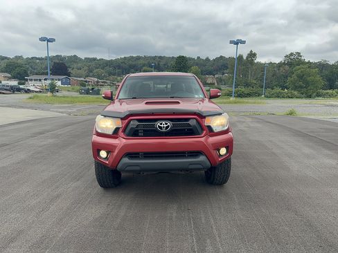 Used 2012 Toyota Tacoma 4x4 Double Cab w/ TRD Sport Pkg image 9