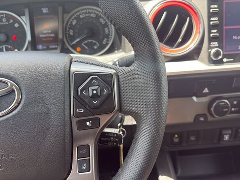 Used 2022 Toyota Tacoma SR5 w/ Technology Package RWD image 20