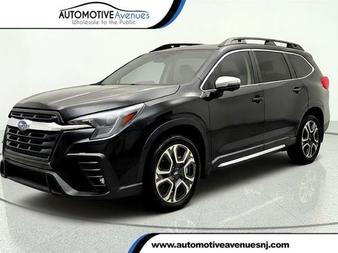 Used 2023 Subaru Ascent Limited w/ Technology Package AWD/4WD image 1