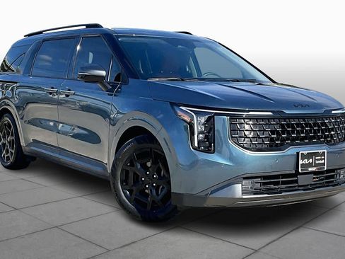 Certified 2025 Kia Carnival SX w/ SX Dark Edition Package image 2