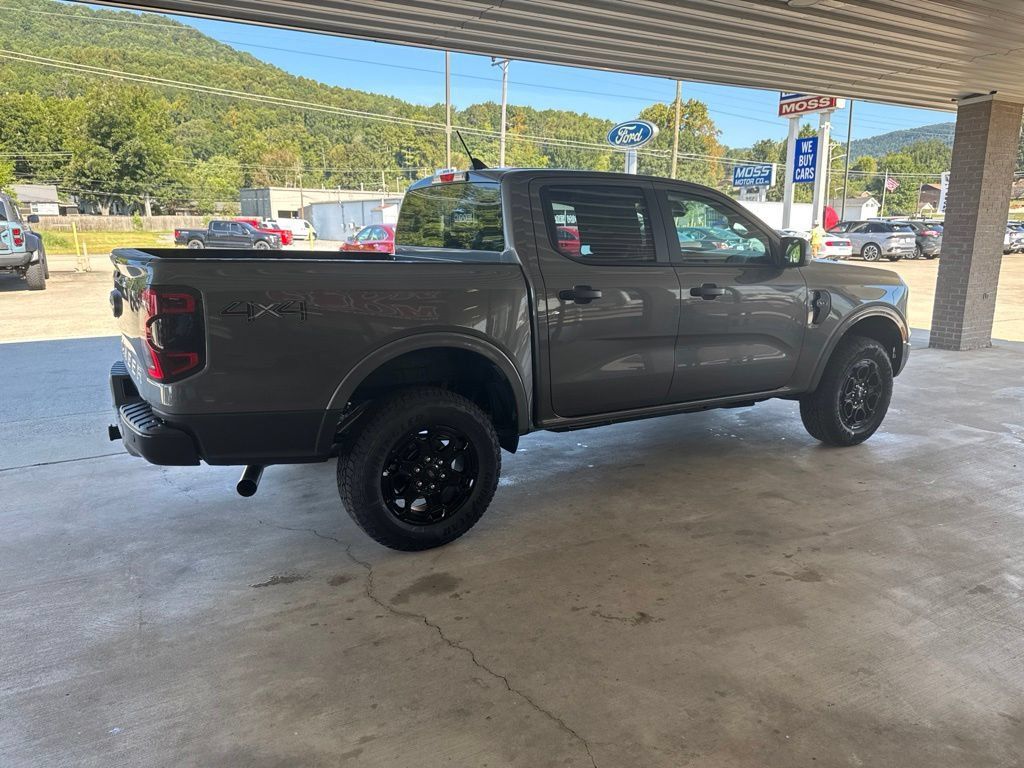 New 2026 Ford Ranger XLT w/ Black Appearance Package AWD/4WD image 4