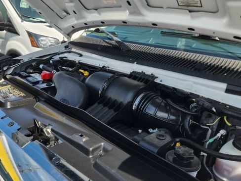 Used 2015 Ford E-350 and Econoline 350 Super Duty RWD image 38