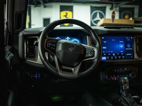 Used 2025 Ford Bronco Outer Banks image 16