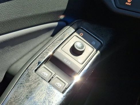 Used 2023 Volkswagen ID.4 S RWD image 28