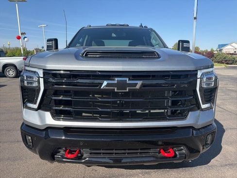 Used 2025 Chevrolet Silverado 2500 LT w/ Trail Boss Package AWD/4WD image 2