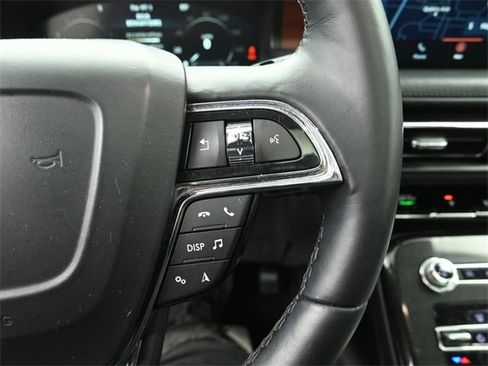 Certified 2022 Lincoln Nautilus Reserve w/ Equipment Group 201A image 18