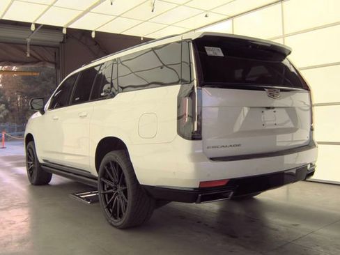 Used 2022 Cadillac Escalade ESV Sport w/ Touring Package image 3