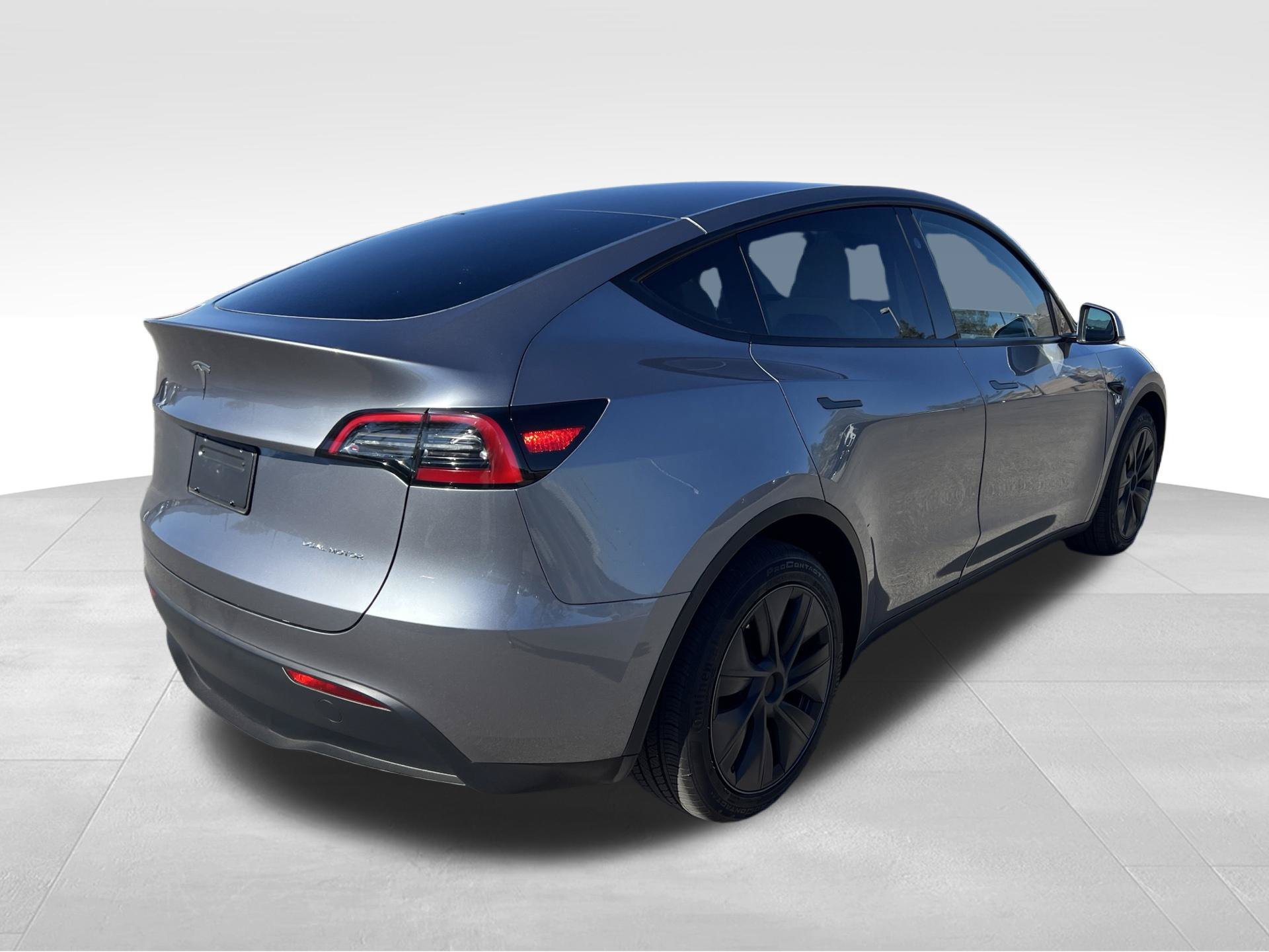 Used 2024 Tesla Model Y Long Range AWD/4WD image 5