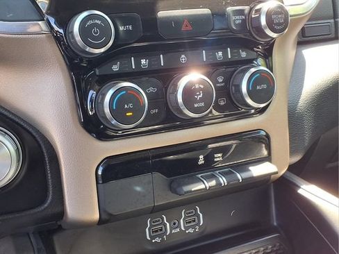 Used 2022 RAM 1500 Laramie AWD/4WD image 16