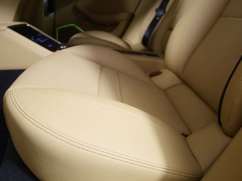 Used 2021 Porsche Panamera RWD image 15