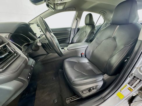 Used 2023 Toyota Camry XSE FWD image 13