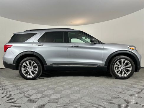 Used 2023 Ford Explorer XLT w/ Equipment Group 202A image 30