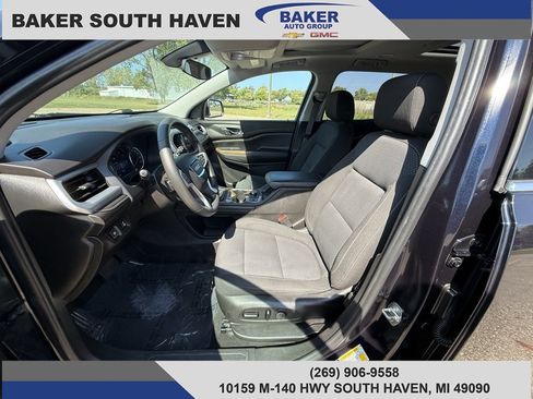 Used 2021 GMC Acadia SLE w/ Driver Convenience Package image 15