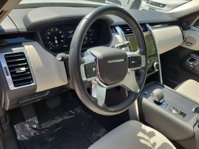 Used 2024 Land Rover Discovery S AWD/4WD image 19