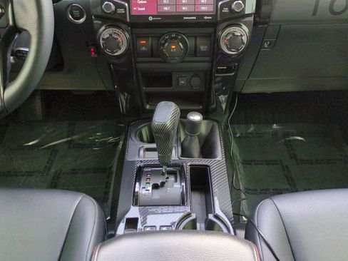 Used 2022 Toyota 4Runner TRD Off-Road Premium AWD/4WD image 19