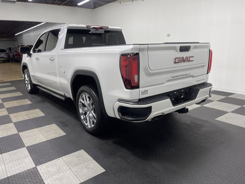 Used 2023 GMC Sierra 1500 Denali w/ Technology Package AWD/4WD image 2