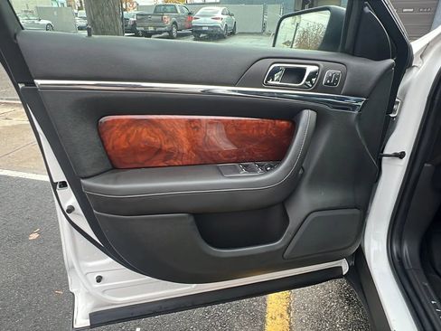 Used 2015 Lincoln MKS Sedan 4D w/ Equipment Group 101A image 21