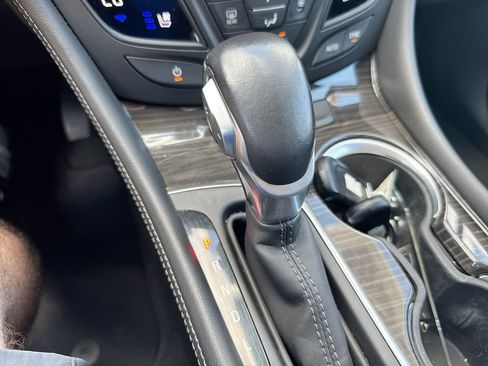 Used 2020 Buick Envision Premium AWD/4WD image 17