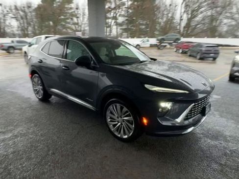 New 2026 Buick Envision Avenir image 2