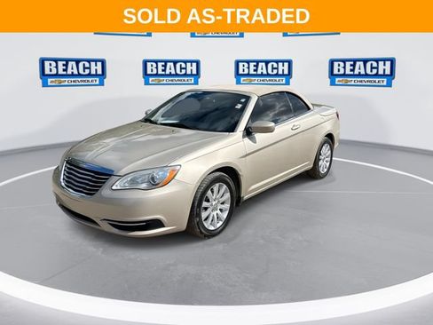 Used 2013 Chrysler 200 Touring FWD image 4