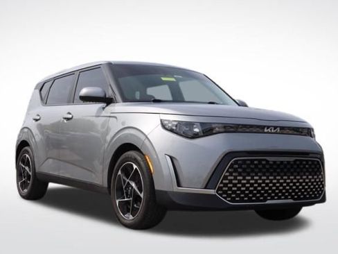 Certified 2023 Kia Soul EX FWD image 1