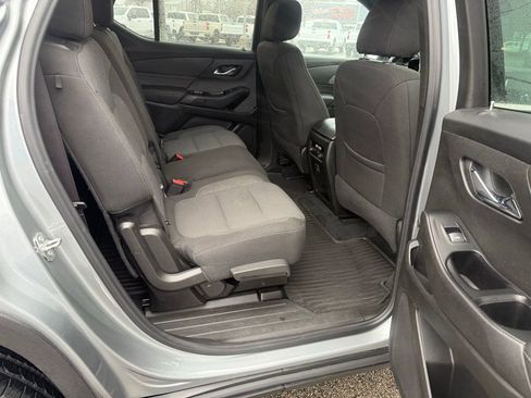 Used 2023 Chevrolet Traverse LT image 15