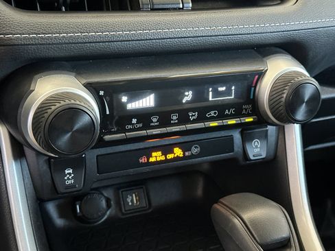Used 2024 Toyota RAV4 LE AWD/4WD image 18