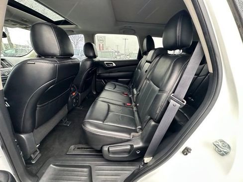 Used 2018 Nissan Pathfinder SL w/ SL Premium Package AWD/4WD image 26