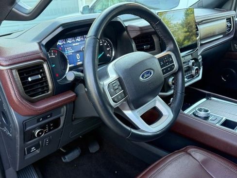 Used 2023 Ford Expedition Limited RWD image 8