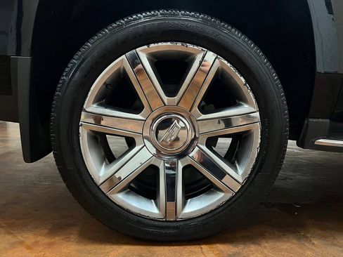 Used 2015 Cadillac Escalade ESV Luxury image 12