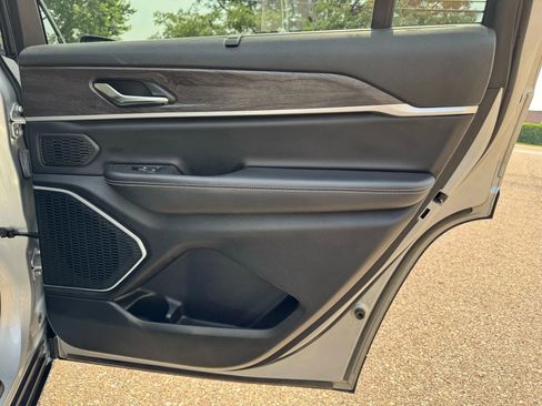 Used 2021 Jeep Grand Cherokee L Limited w/ Luxury Tech Group II image 35