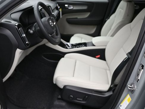 New 2026 Volvo XC40 B5 Plus w/ Protection Package Premier AWD/4WD image 11