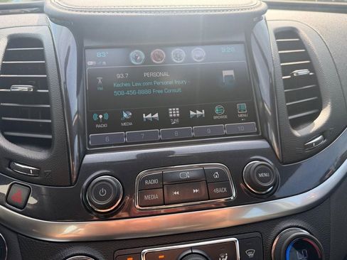 Used 2019 Chevrolet Impala LT FWD image 27