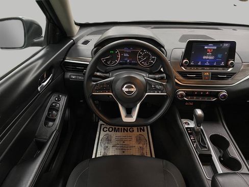 Certified 2025 Nissan Altima 2.5 SV FWD image 12