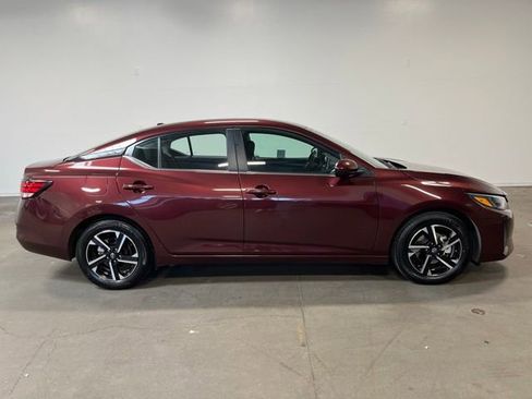 Used 2024 Nissan Sentra SV FWD image 2
