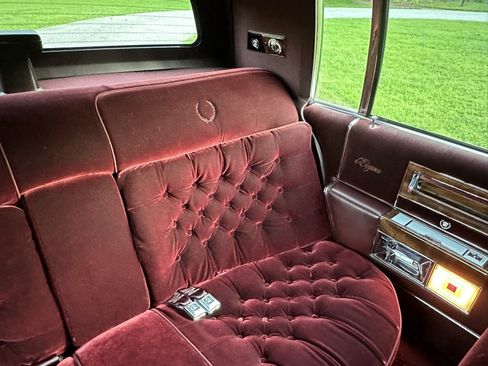 Used 1987 Cadillac Brougham RWD image 19