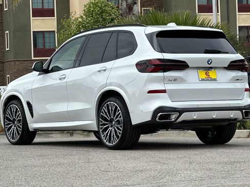 New 2026 BMW X5 xDrive40i w/ M Sport Package AWD/4WD image 5