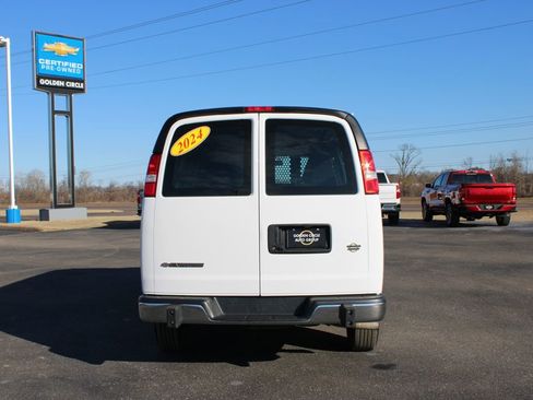 Used 2024 Chevrolet Express 2500 w/ Driver Convenience Package image 8
