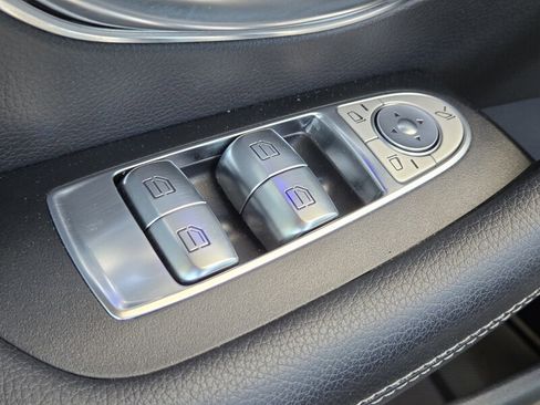 Used 2018 Mercedes-Benz E 400 Coupe image 23