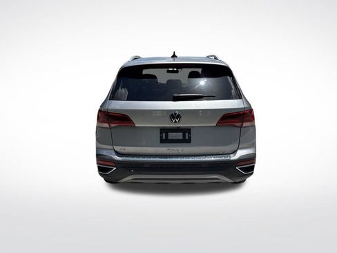 Used 2022 Volkswagen Taos SE FWD image 7
