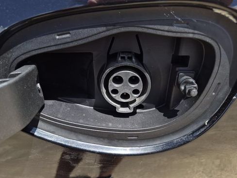 Used 2022 Chrysler Pacifica Limited FWD image 21