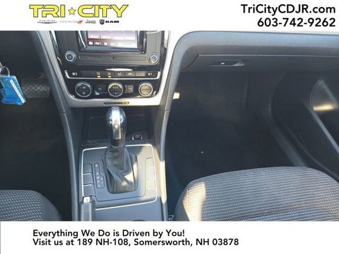 Used 2016 Volkswagen Passat 1.8T S image 20