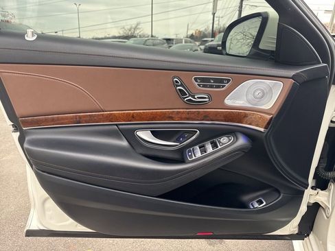 Used 2014 Mercedes-Benz S 550 Sedan w/ Sport Package w/ Sport Package image 10