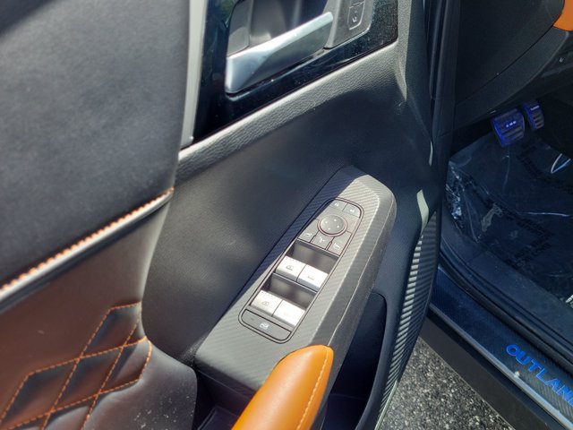 Used 2022 Mitsubishi Outlander SEL AWD/4WD image 17