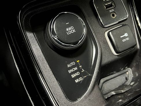 Used 2019 Jeep Compass Limited w/ Safety & Security Group AWD/4WD image 30