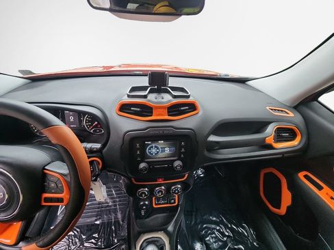 Used 2016 Jeep Renegade Latitude AWD/4WD image 22